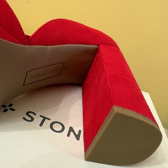 Sun & Stone Red Open-Toe Women’s Heel - Picture 3 of 11